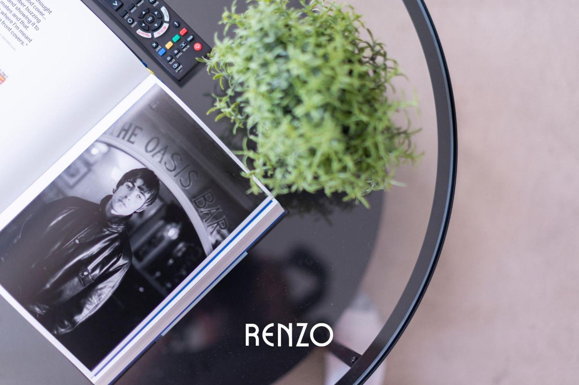 Apartment Gorgeous 4-bed In By Renzo, Free Driveway Parking, Great Location! *