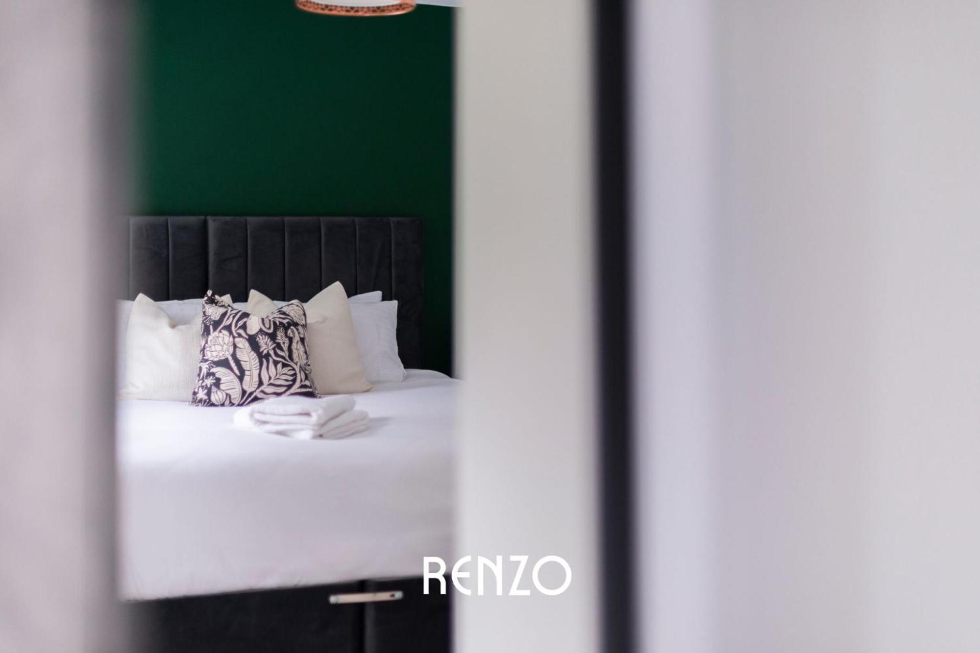 Gorgeous 4-bed In By Renzo, Free Driveway Parking, Great Location! Apartment Nottingham