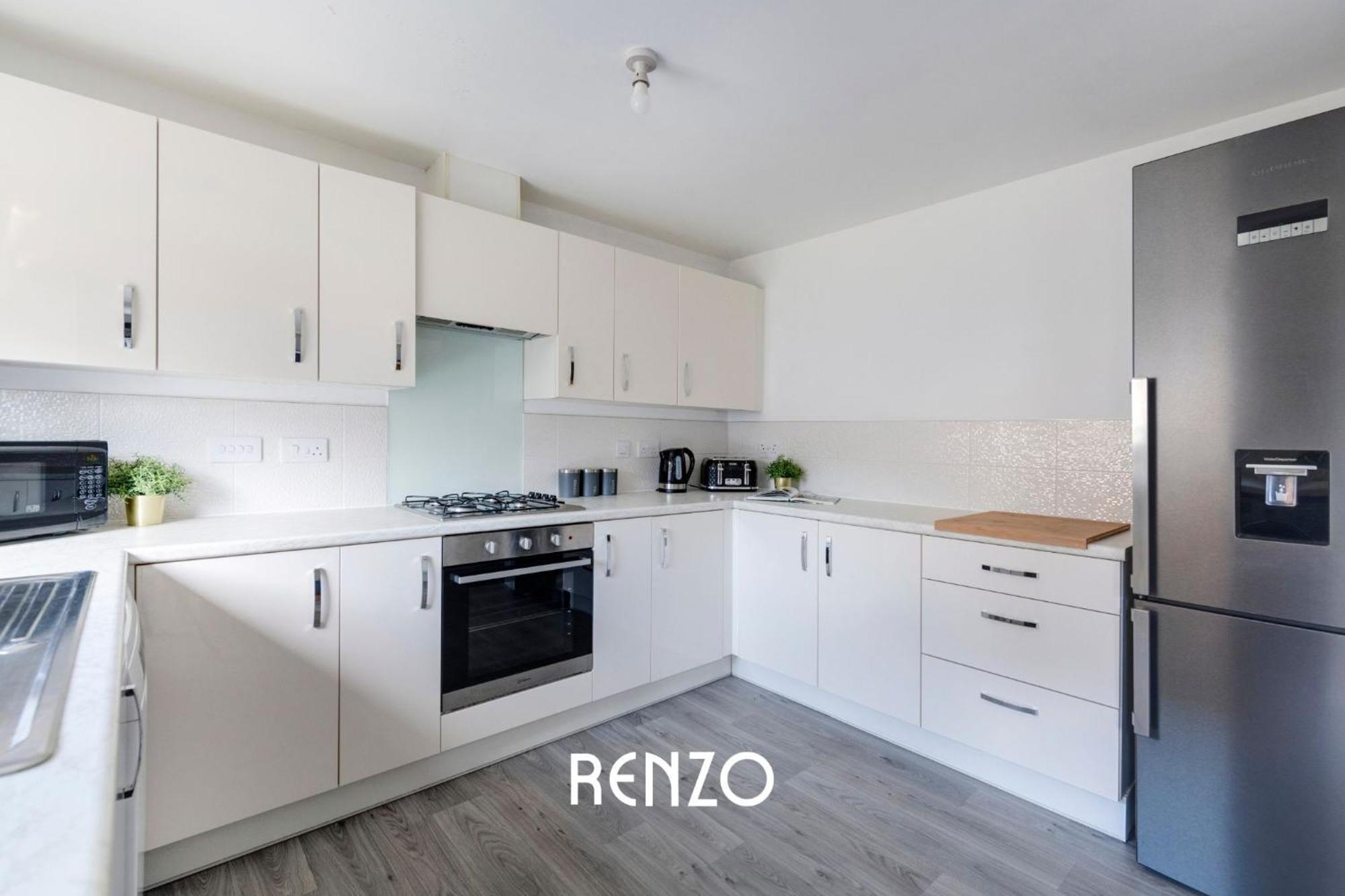 Apartment Gorgeous 4-bed In By Renzo, Free Driveway Parking, Great Location! Nottingham